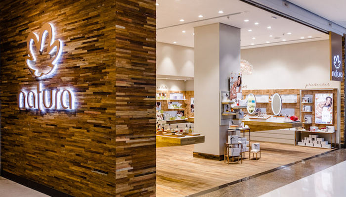 雅芳卖身，买家是来自巴西的美妆巨头