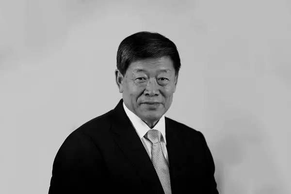 用两百块的手机号令两大全球最赚钱生意的人走了！