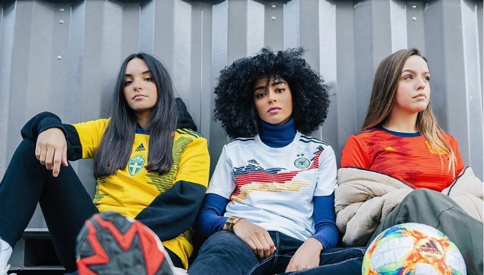 耐克,阿迪达斯,世界杯,赞助商,运动品牌,中国女足