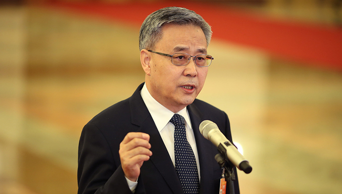 郭树清：投机做空人民币必然遭受巨大损失，坚决避免出现房地产和金融资产的过度泡沫