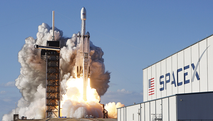 太空大航海时代来临：Space X首批60颗星链卫星部署成功