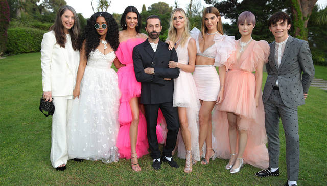 【是日美好事物】 H&M新联名主打“高定”蓬蓬纱裙，Rihanna品牌首系列亮相