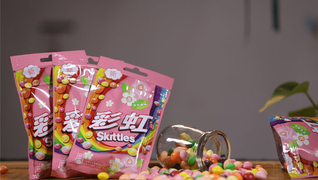 玛氏彩虹糖发布花果结合的新品，这是它首次推出中国本土口味