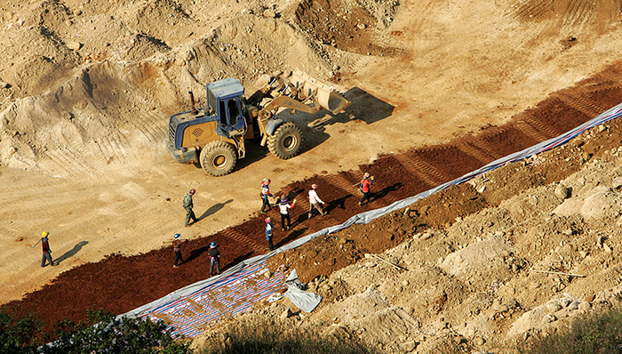 【界面早报】发改委就稀土产业发展相关问题答记者问 美国财政部称中国未操纵汇率