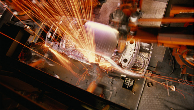 全球车企“至暗时刻”，技术革命正在颠覆“传统”