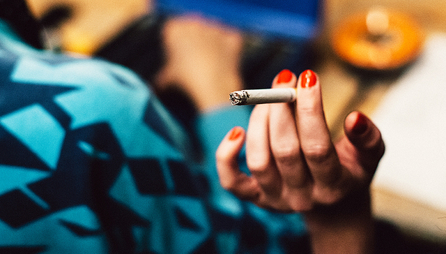 世界无烟日丨看，她手里的那支香烟