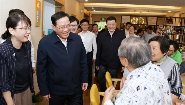 养老服务,长期护理保险,9073,互助式,嵌入式,一站式,视频,超大城市,基础性制度,制度供给