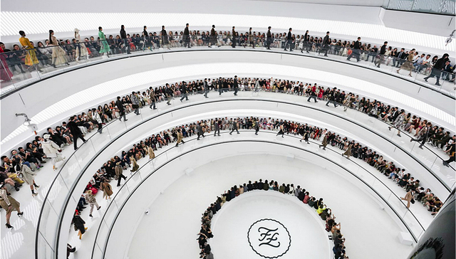 从长城秀到上海大秀，后老佛爷时代的Fendi该如何和中国对话？