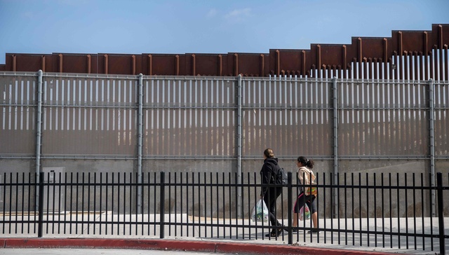 墨西哥考虑报复美国关税，比索盘中一度跌超1%