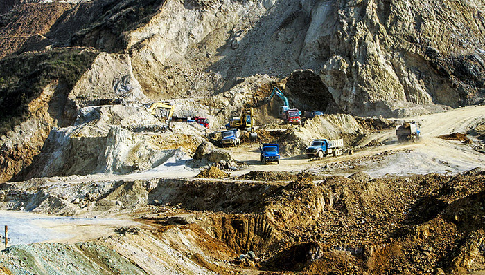 【界面早报】发改委召开稀土行业专家座谈会 世界银行下调全球经济增长预期