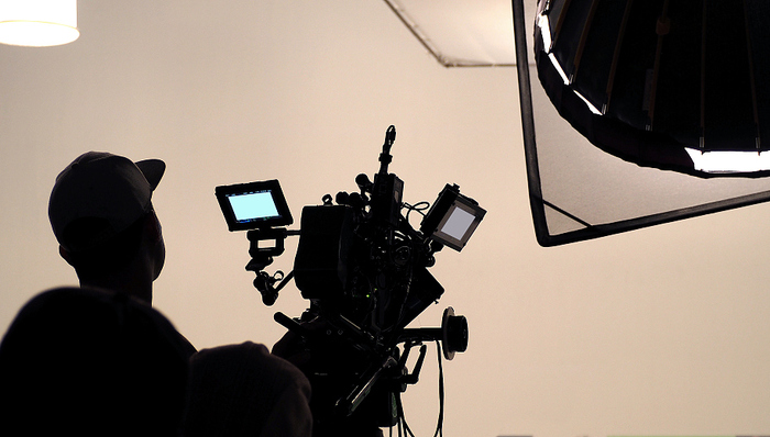 【文娱早报】BBC与企鹅影业和CCTV-9签订协议 2019年意大利金球奖公布提名名单