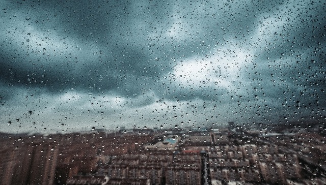 气象专家：南方地区冷暖气流交汇致强降水叠加，易引发次生灾害