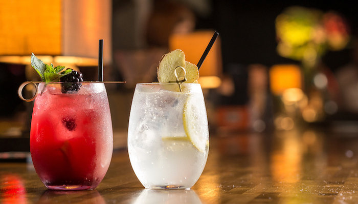 奈雪の茶，酒吧