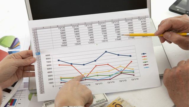 本月北向资金首次净流出，黄金、军工逆势上涨