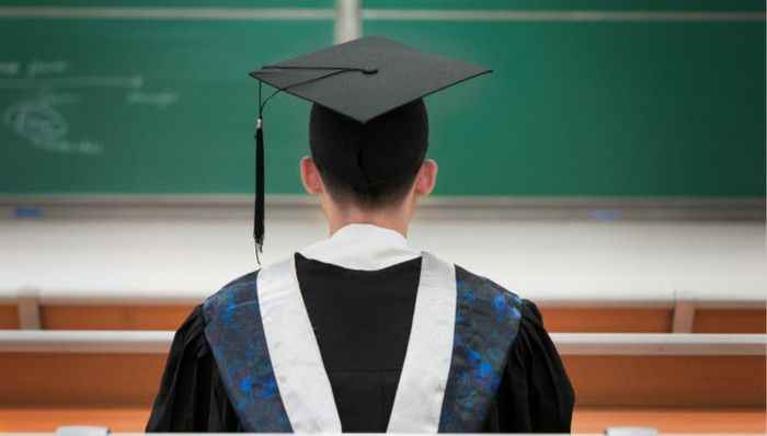 大学生就业启示录： 入学时的“黄金专业” 四年后未必是“金饭碗”