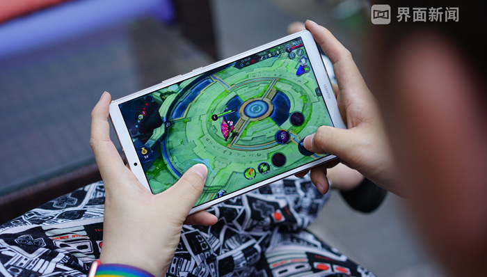 【上手】华为平板M6体验：可以是影音工具，也可以是儿童平板