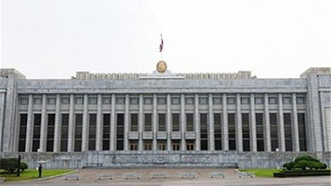 习近平抵达平壤开始对朝鲜民主主义人民共和国进行国事访问