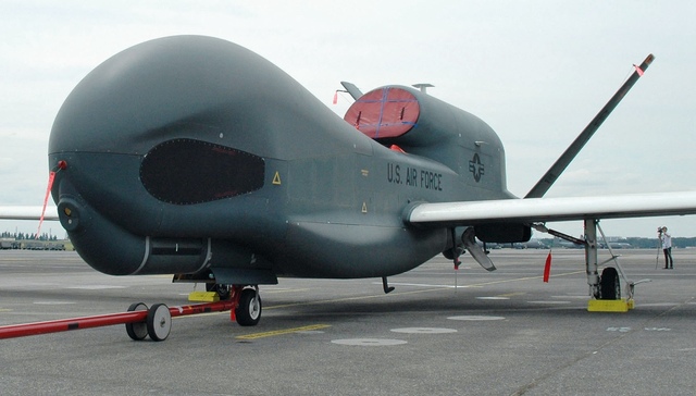 美国一无人机被伊朗击落，是否闯入伊朗领空成疑