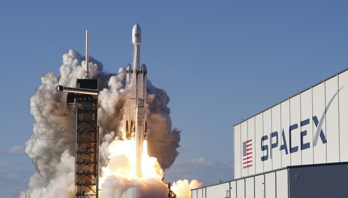 太空葬礼,太空探索,火箭,墓志铭,发射,猎鹰重型,地球轨道,月球,轨道高度,官网