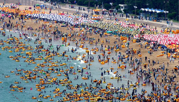 各地争夺避暑游市场 老年人与高中毕业生成消费主力军