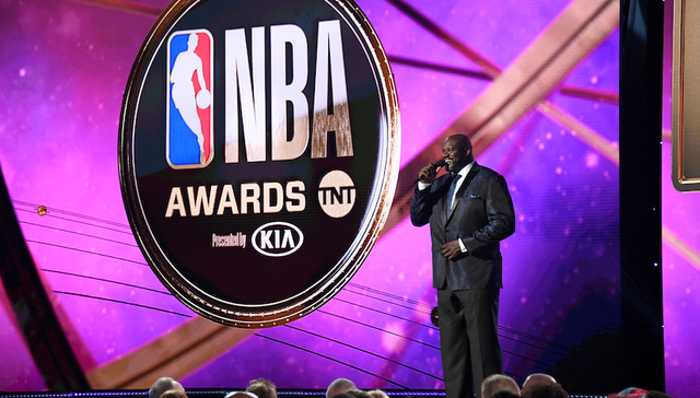 NBA颁奖礼：字母哥获常规赛MVP，东契奇当选最佳新秀