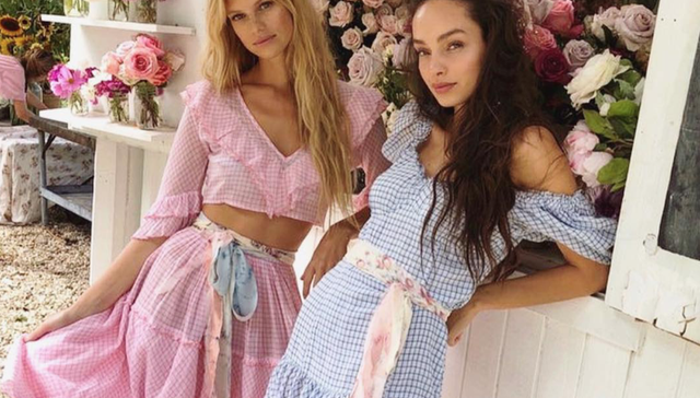 【衣帽间】这个夏天的时髦属于“奶牛女工”