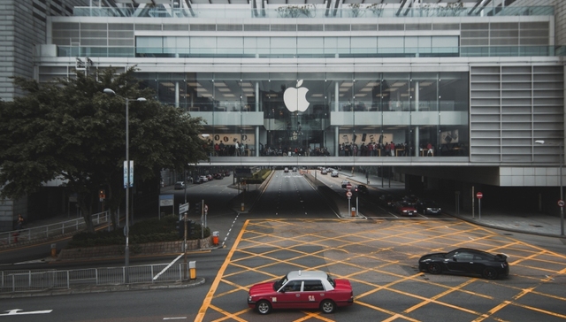 【人物】乔纳森：站在乔布斯身后的人