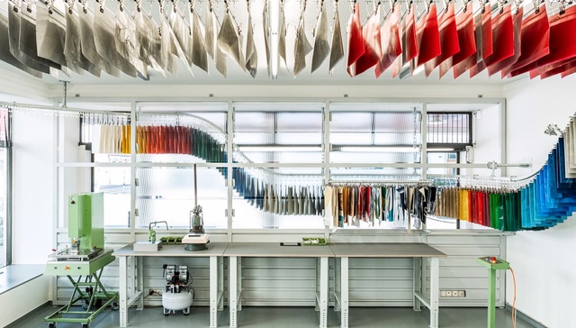 城市发现 | Freitag 在苏黎世开了一家可以自己做包的新店