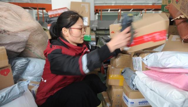 六月全国产生53亿件快递，相当于日本2017年全年快递量