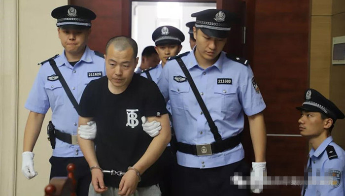 学生死亡,轿车撞,被判死刑,辽宁葫芦岛,认定被告人,被害人,中级人民法院,驾车,庭审,以危险方法危害