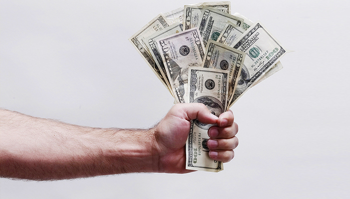 【界面早报】獐子岛涉财务造假被罚60万 英国驻美大使达罗克宣布辞职