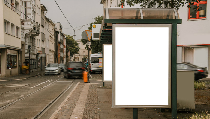 你家小区的电梯广告费 进了谁的腰包?