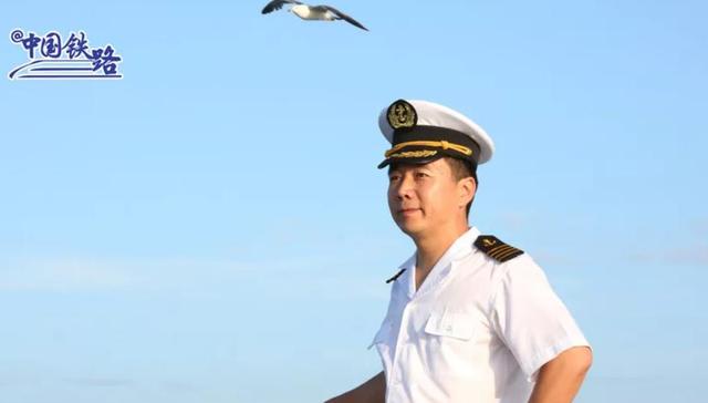 船长,渡船,开船,电罗经,铁路轮渡,铁路行业,铁路通道,铁路系统,开车,大家伙