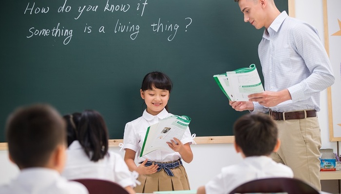 经济日报评论：留住生源，堵不如“补”