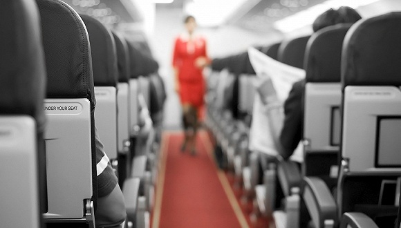 【此刻评论】国航因“监督员”事件被差评，老品牌更应该收起傲慢