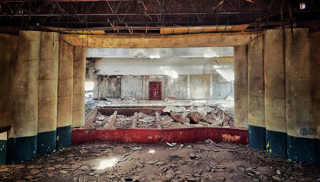 废墟的世界：历史“证件照”、现代“游乐园”，城市景象越破败越美？