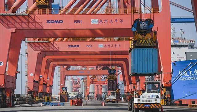 个税改革,硬核,半年报,中国GDP,数据传递,经济增速,经济活力,经济运行,人民日报,加法