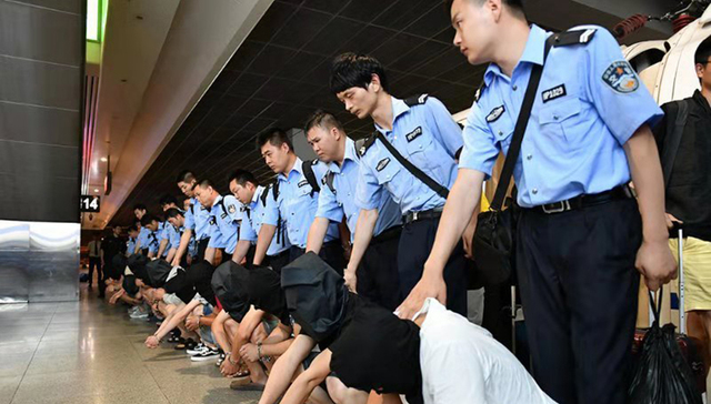 上海黄浦警方侦破特大合同诈骗案，涉案金额七千万