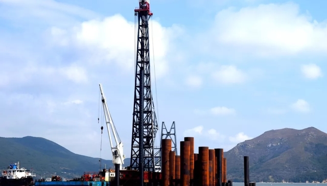 跨海大桥,挂篮施工,钢护筒,悬浇施工,预制节段,合龙段,顺毛,板凳,公铁两用大桥,建桥禁区