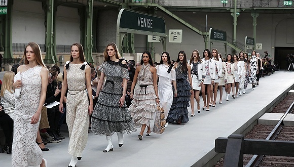 快看｜香奈儿将在香港重现2020早春度假系列发布会