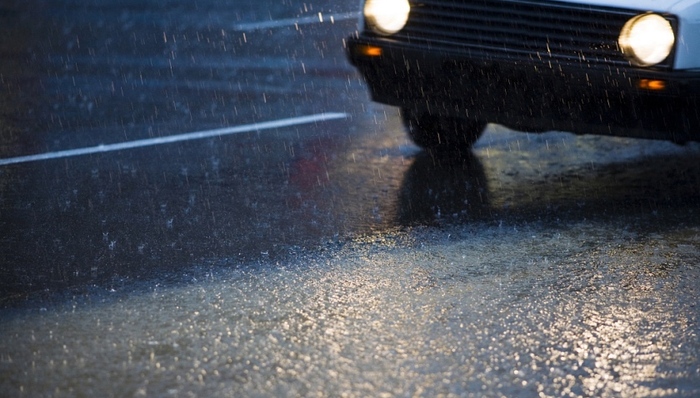一夜暴雨！昆明主城多路段积水断交