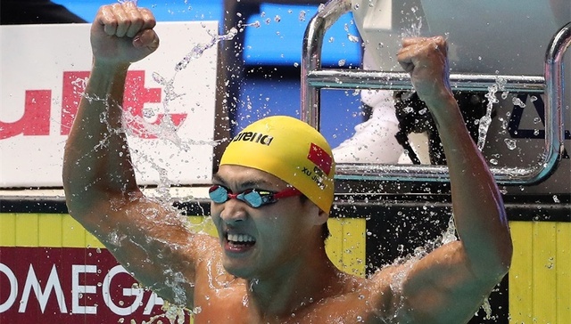 【体育早报】徐嘉余卫冕100米仰泳 状元锡安签约Jordan