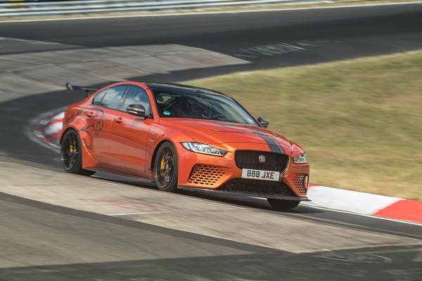 捷豹XE高性能版再次打破纽伯格林轿车圈速纪录