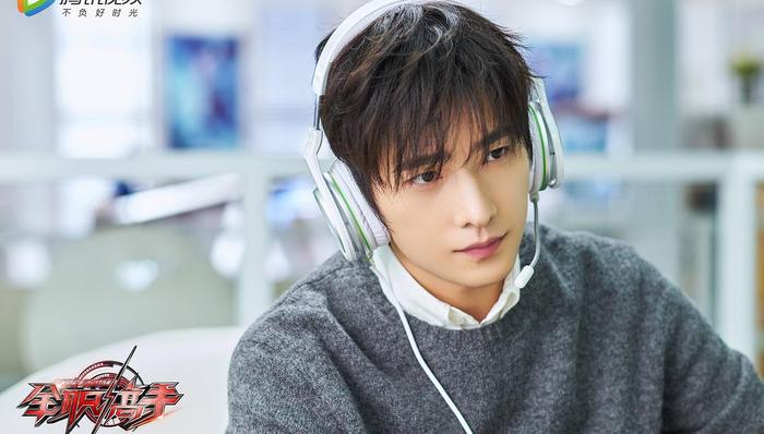 【个人意见】《全职高手》：真电竞真格斗，看“斗神”叶修和名场面龙抬头
