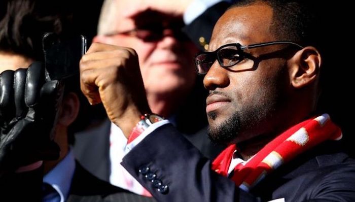 勒布朗·詹姆斯触角伸向欧洲足球，他的公司将为利物浦拍纪录片