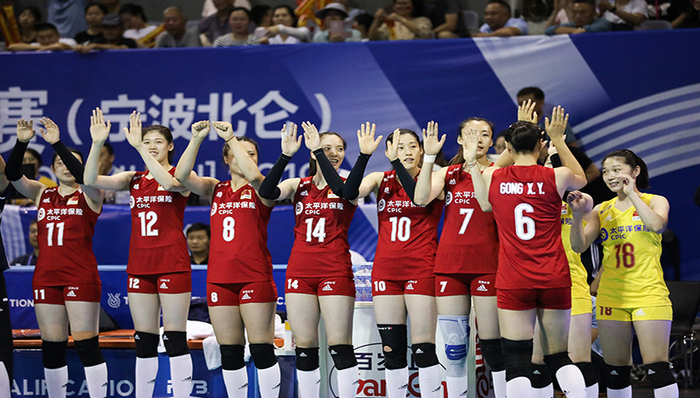 【体育晚报】中国女排奥预赛首战告捷 北控官宣孙桐林加盟