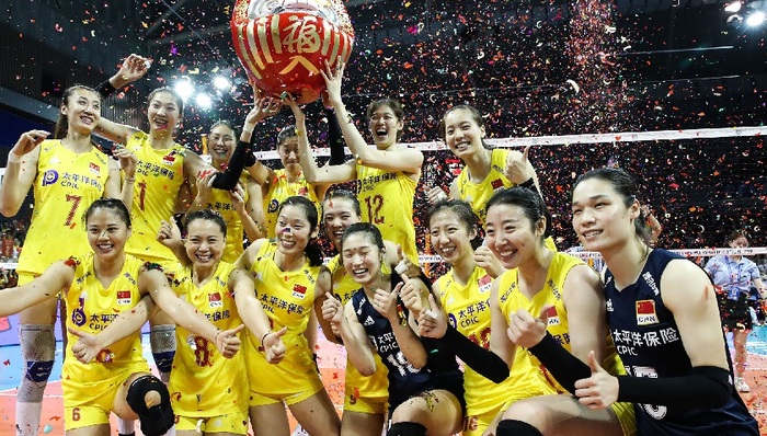 【体育早报】中国女排进军东京奥运 上千国安球迷送别施密特