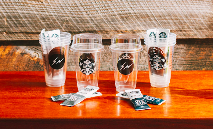 星巴克与藤原浩联名，推出速溶咖啡方便套装