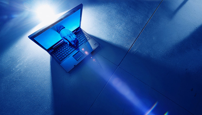 人大代表,杀猪盘,双重国籍,国家一级文物,防治近视,不文明行为,随地吐痰