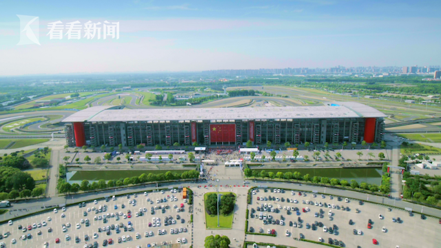 快闪当天上海国际赛车场外